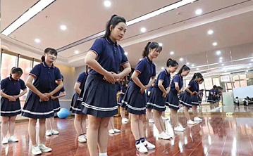 想当幼师该选哪个学校？