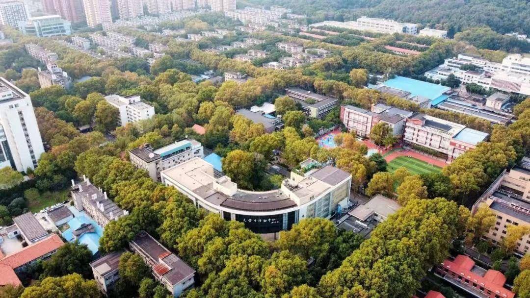 在武昌上大学是种什么体验？华中科技大学武昌校区生存指南