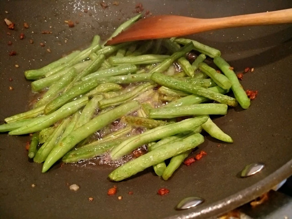 干煸芸豆家常版的做法 | 美味干煸芸豆的家常烹饪教程