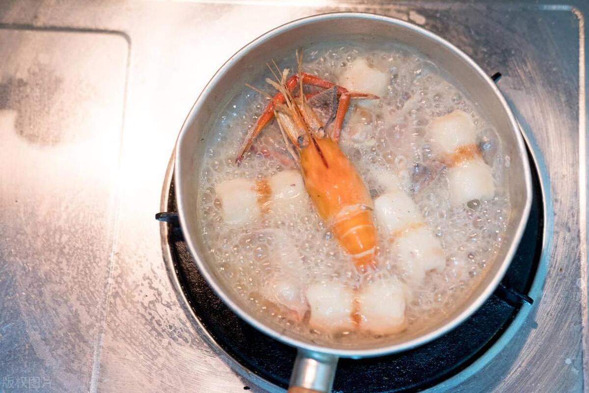 煮熟的虾仁可以隔夜吃吗_煮熟的虾仁可以冷藏吗_虾仁煮多久能熟